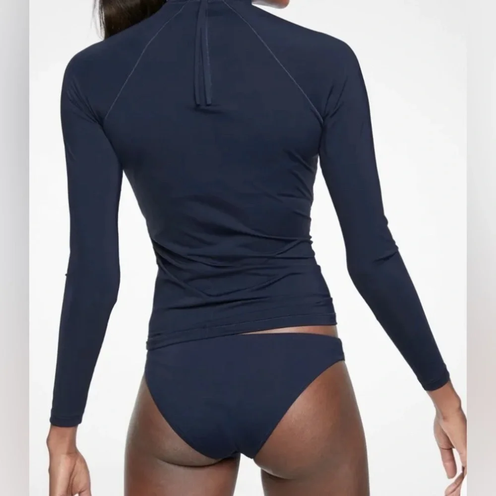 NWT Athleta North Point Rashguard Dress Blue Size Small.